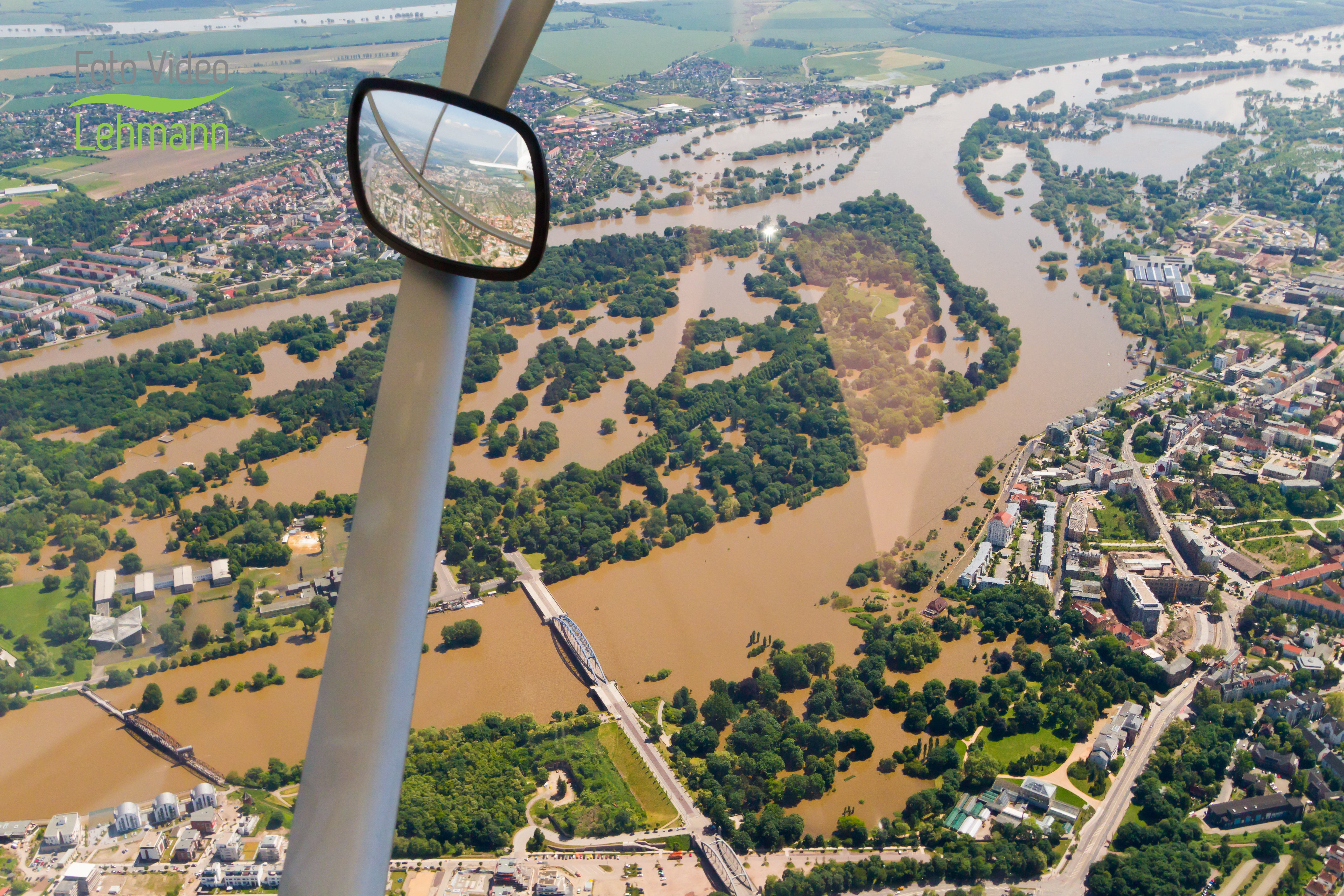 Überflug über das Hochwasser Magdeburg