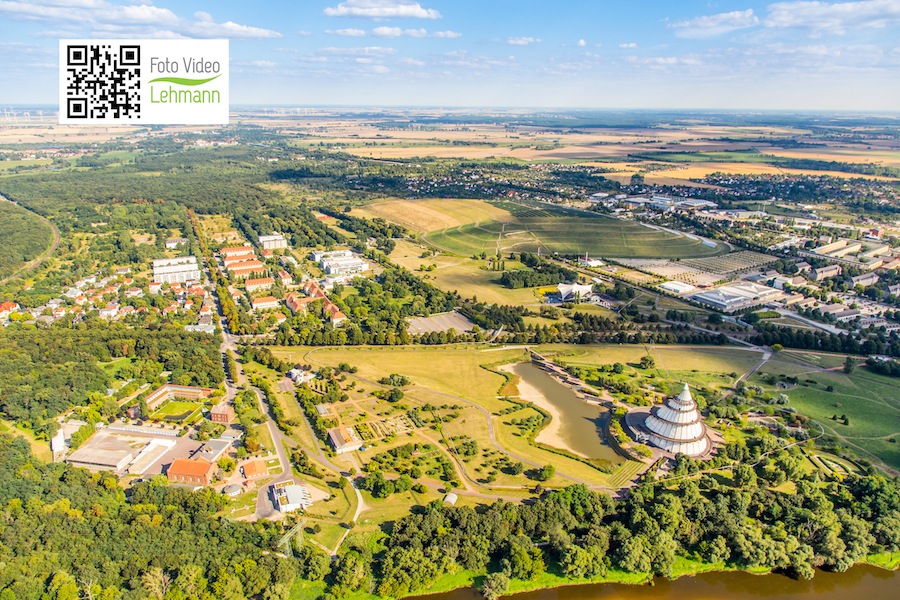 Luftbild Elbauenpark mit Jahrtausendturm - Luftbildaufnahme