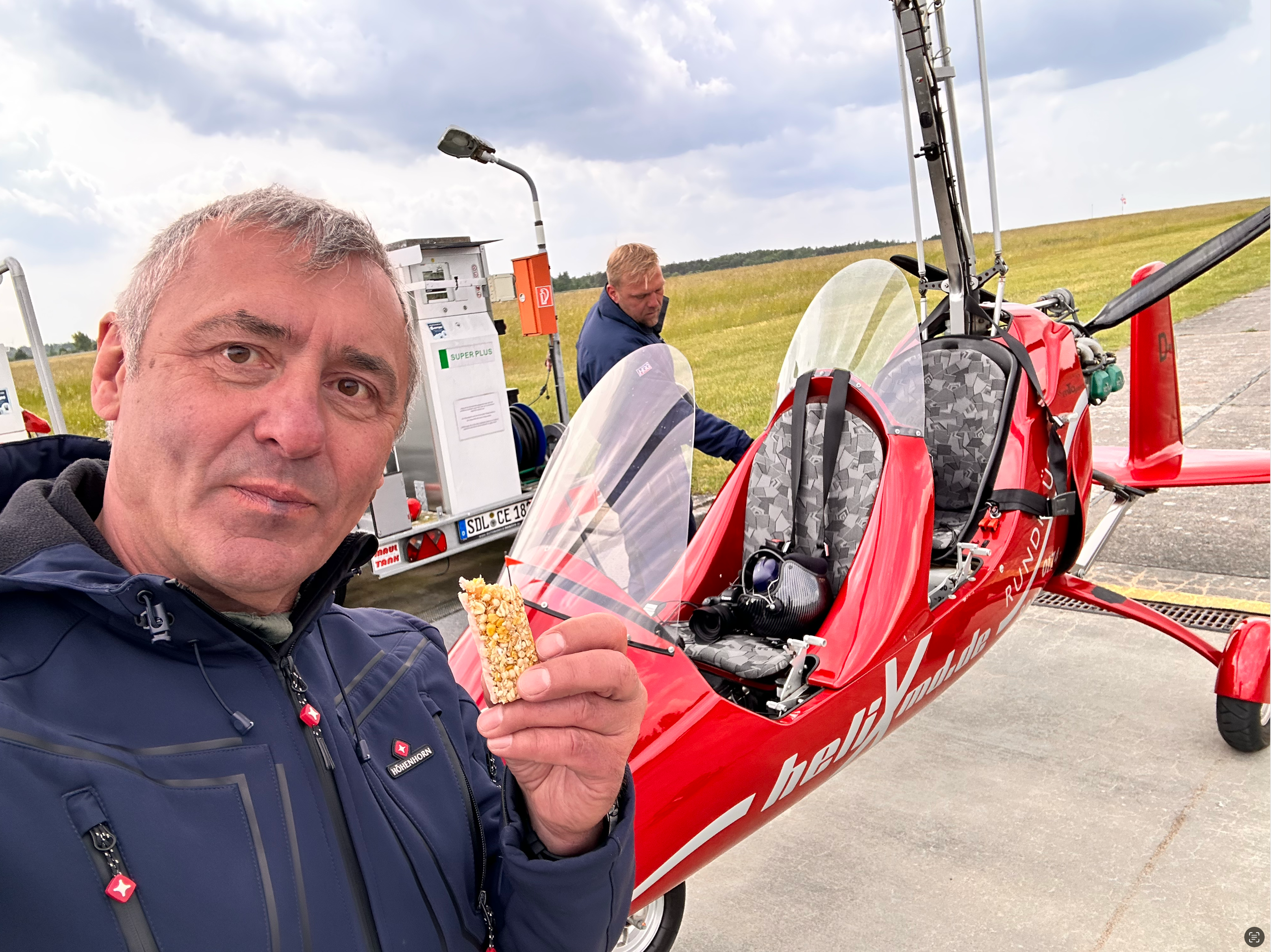 Tanken und Mittagspause